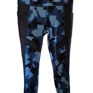 🍄3/$20 SzM Athleta All In Blue Camo Leggings